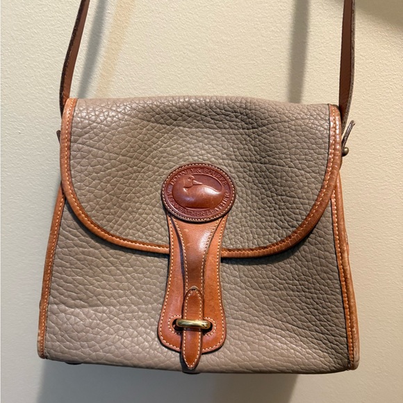 Dooney & Bourke pebbled cross body bag - Picture 1 of 3